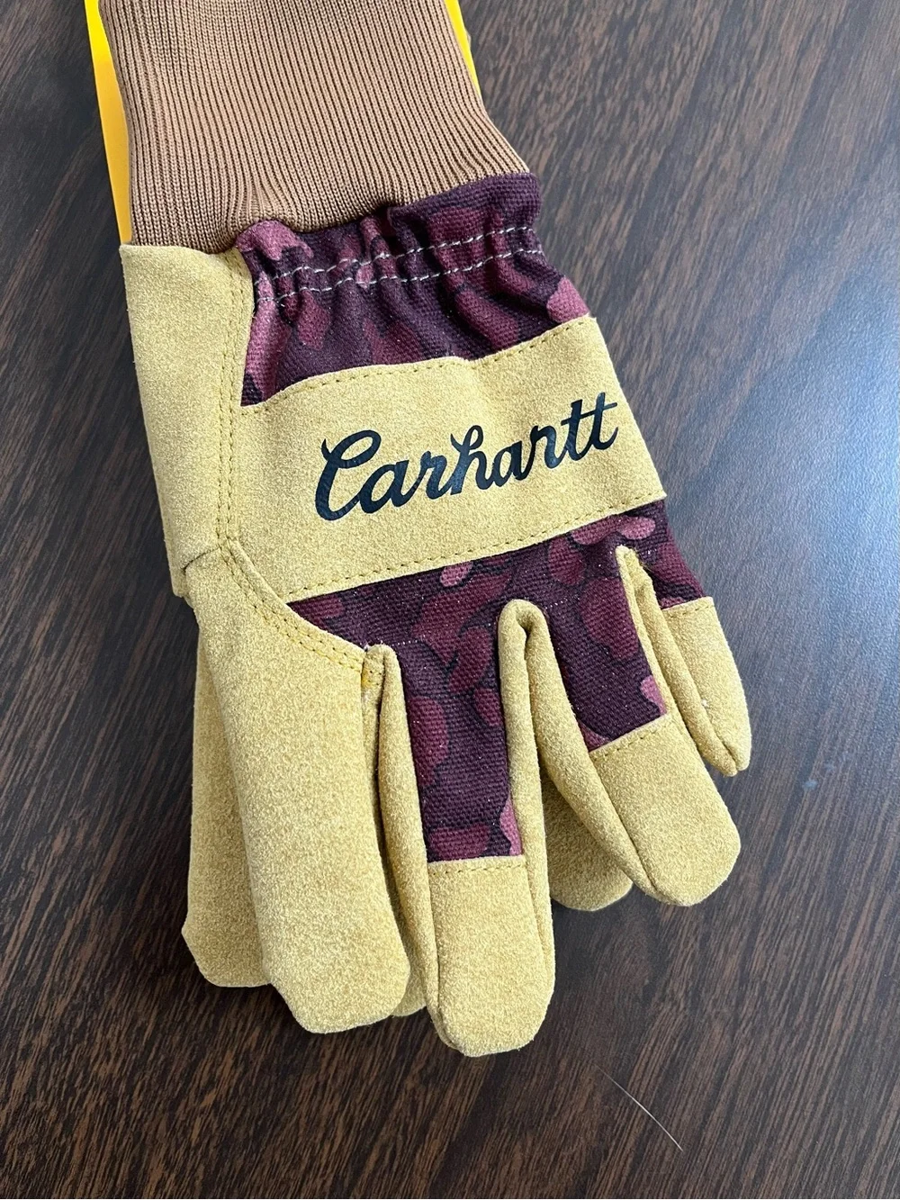 Carhartt Women’s Duck Synthetic Suede Knit Cuff Gloves Deep Wine Camo Small NWT
